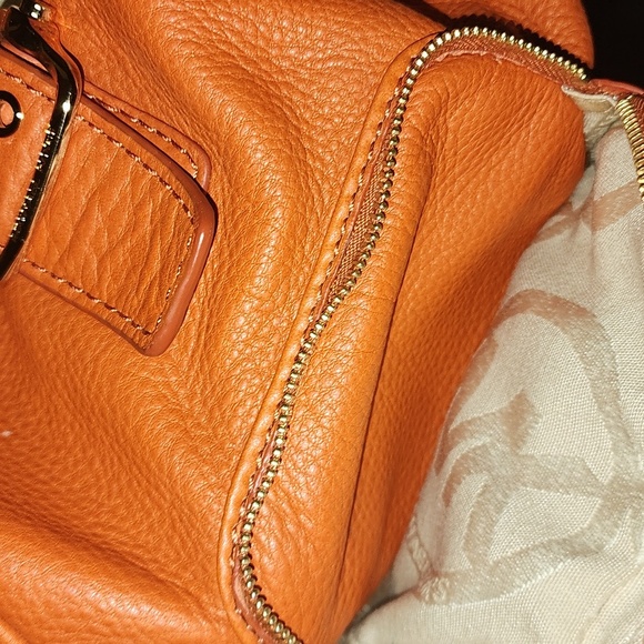 M.K. Shoulder Bag - Picture 10 of 10